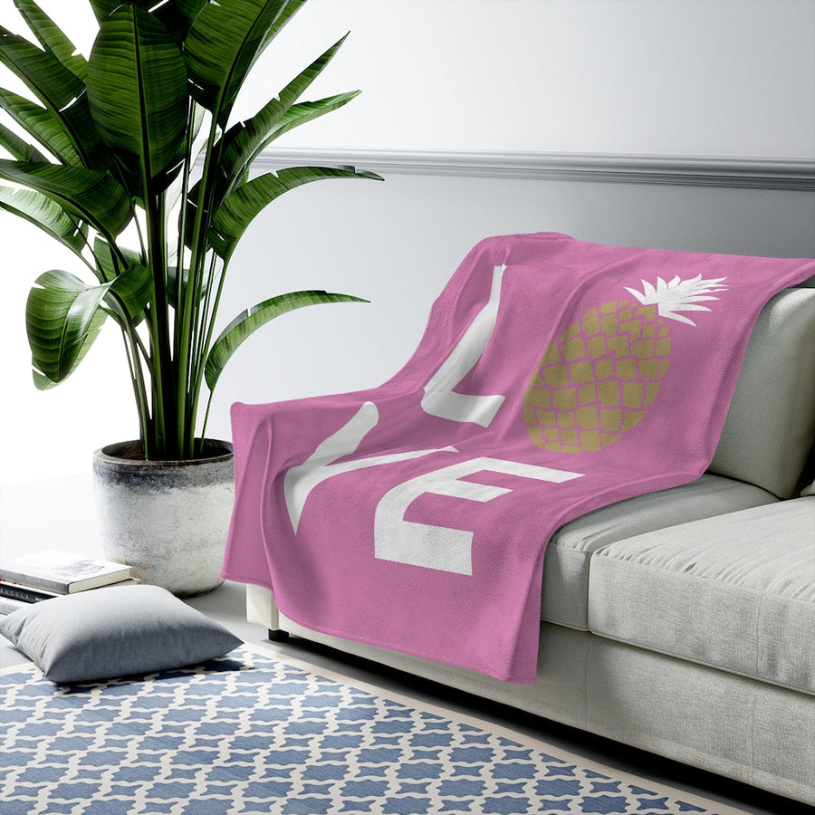 Pineapple Love Plush Blanket (Bubblegum Pink) - Happy Pineapple Co.