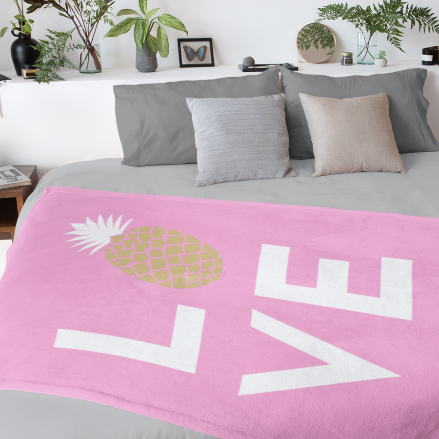 Pineapple Love Plush Blanket (Bubblegum Pink) - Happy Pineapple Co.